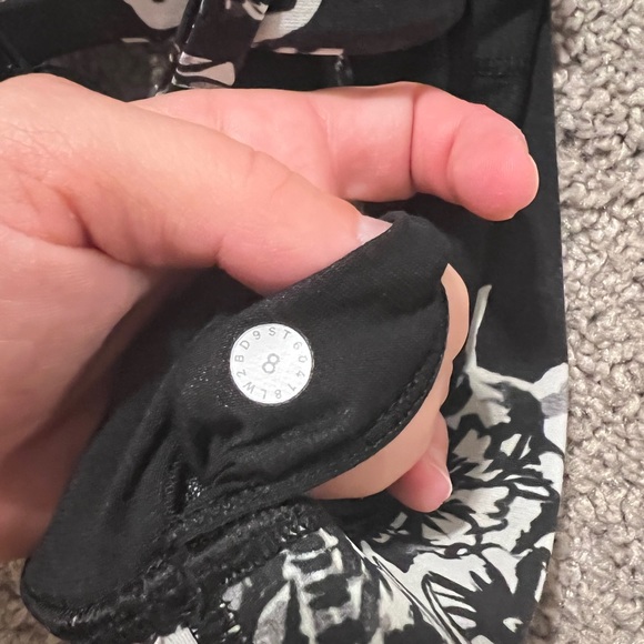 Lululemon Energy Bra Painted Paisley Energy Bra Silver Ice Black - Picture 6 of 6
